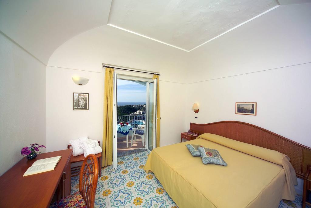 Camera Matrimoniale/Doppia con Letti Singoli con Vista Mare